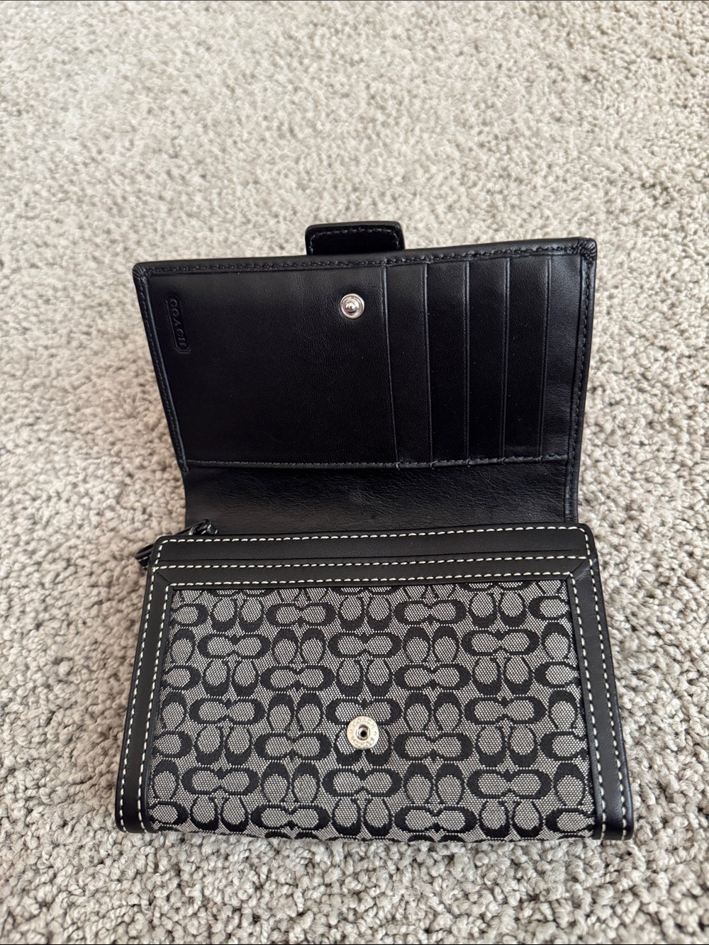 Vintage Coach Black Signature Canvas Shoulder Bag with Matching Wallet - Picture 11 of 12